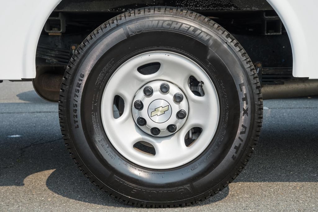 Used 2024 Chevrolet Express 3500 w/ Power Convenience Package RWD image 25