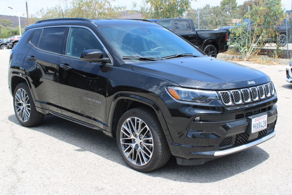 Used 2023 Jeep Compass Limited w/ Elite Group AWD/4WD image 3