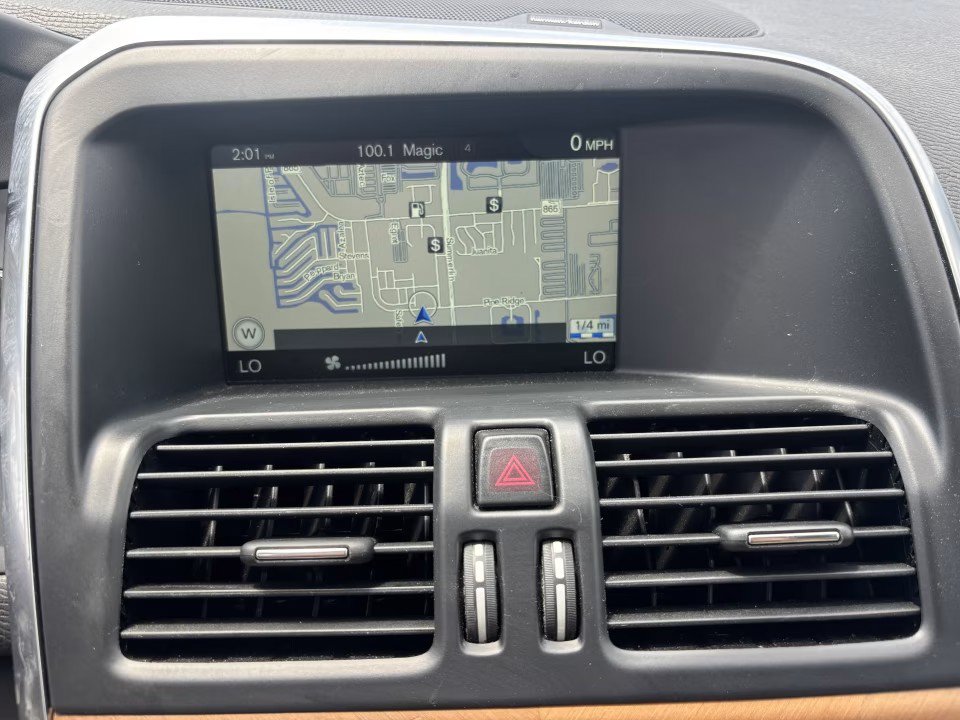 Used 2015 Volvo XC60 T5 Platinum FWD image 33