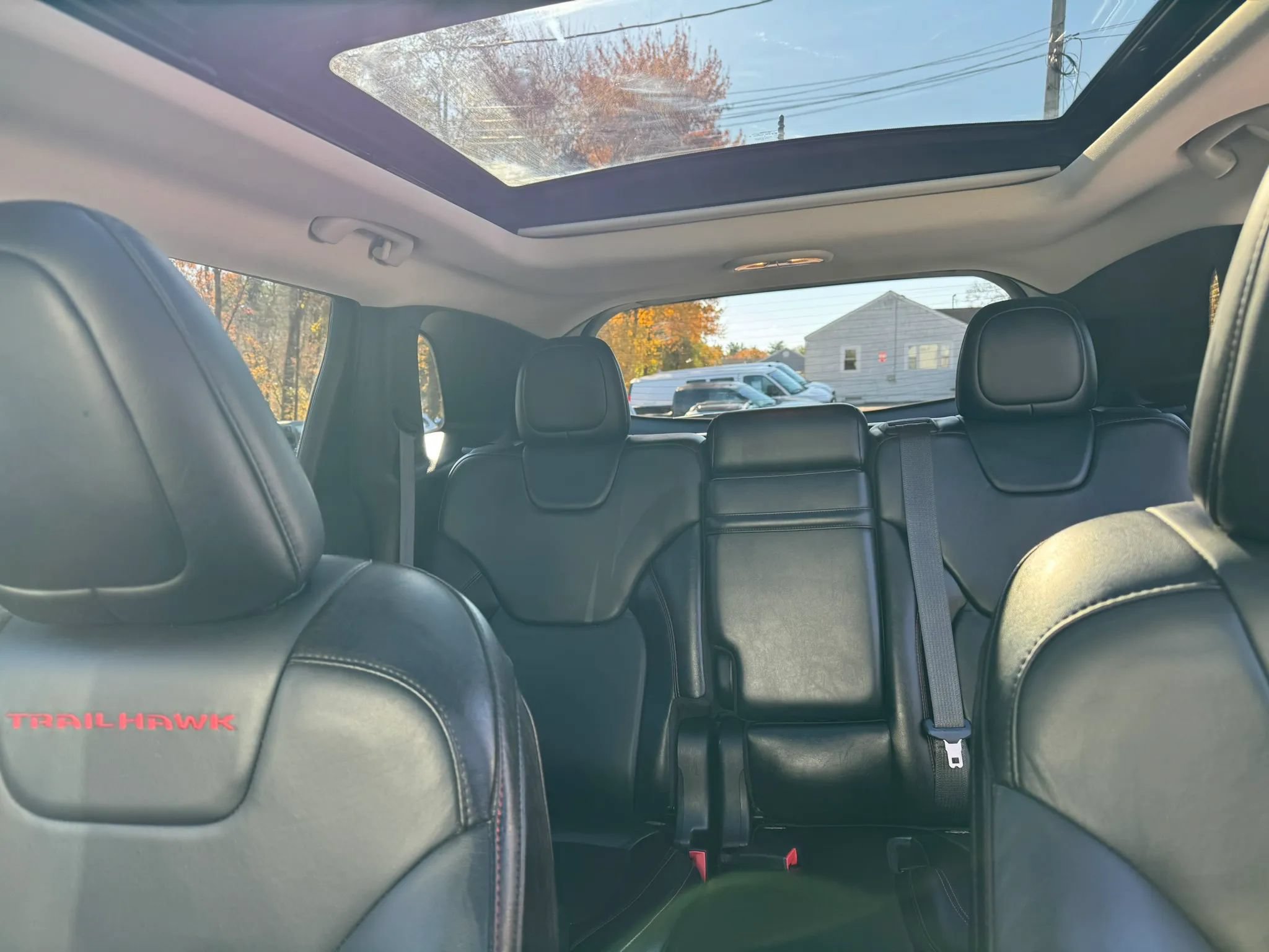 Used 2015 Jeep Cherokee Trailhawk w/ Comfort/Convenience Group AWD/4WD image 28