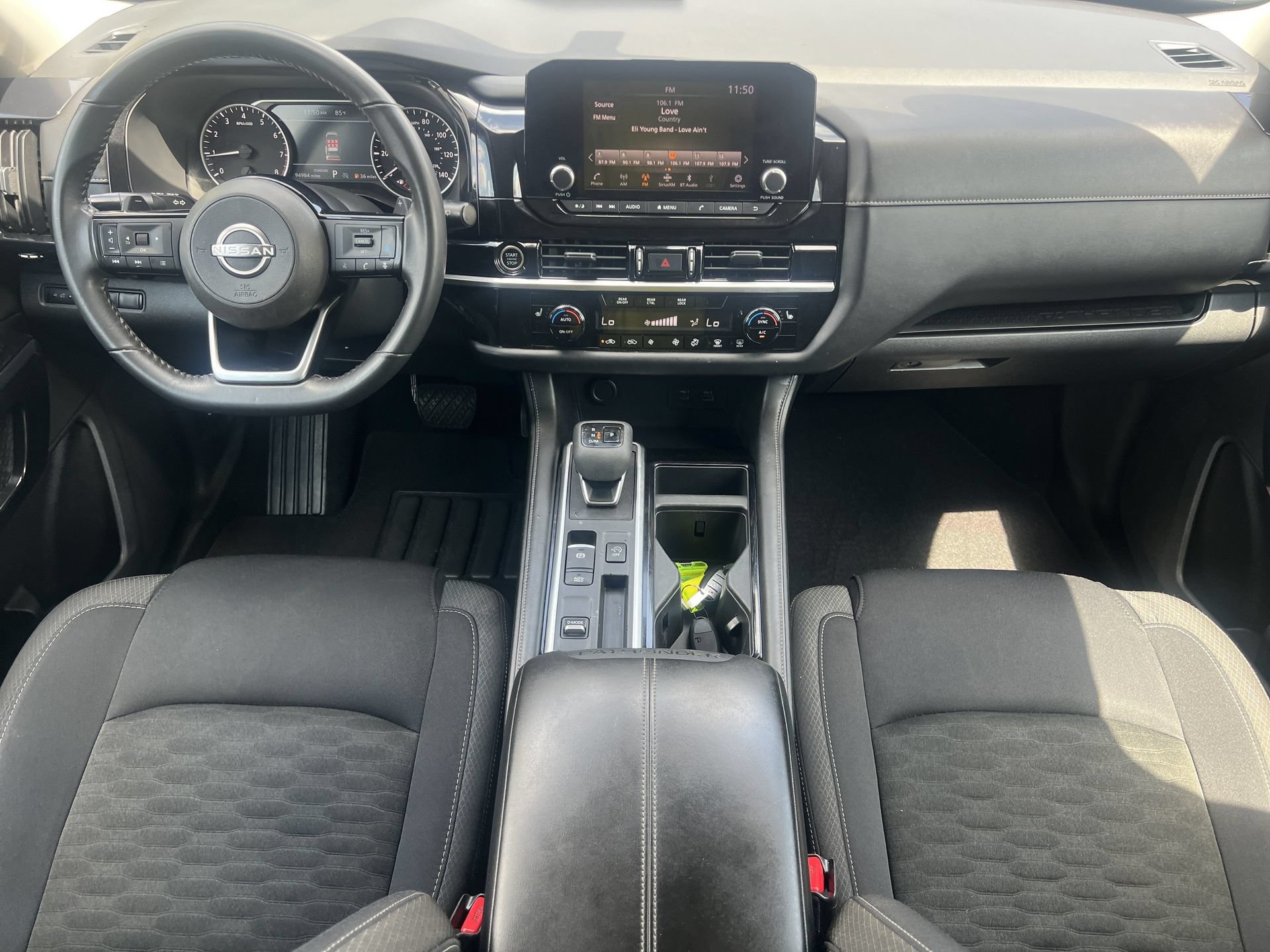Used 2022 Nissan Pathfinder SV FWD image 2