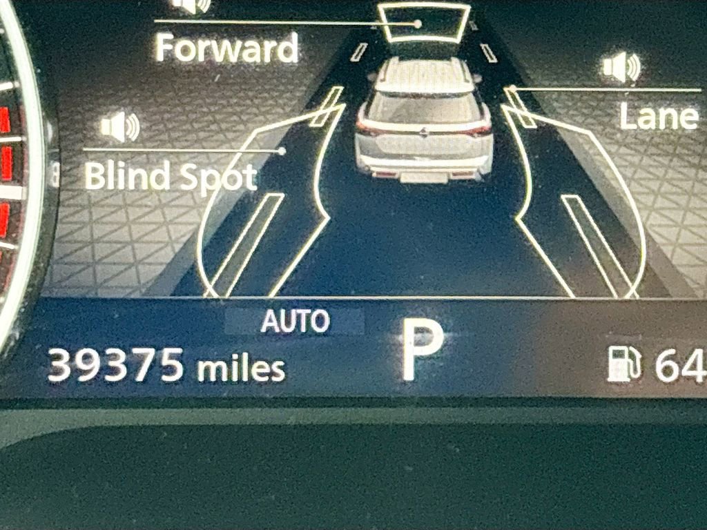 Used 2023 Nissan Pathfinder SL w/ Lighting Package (N92) image 12