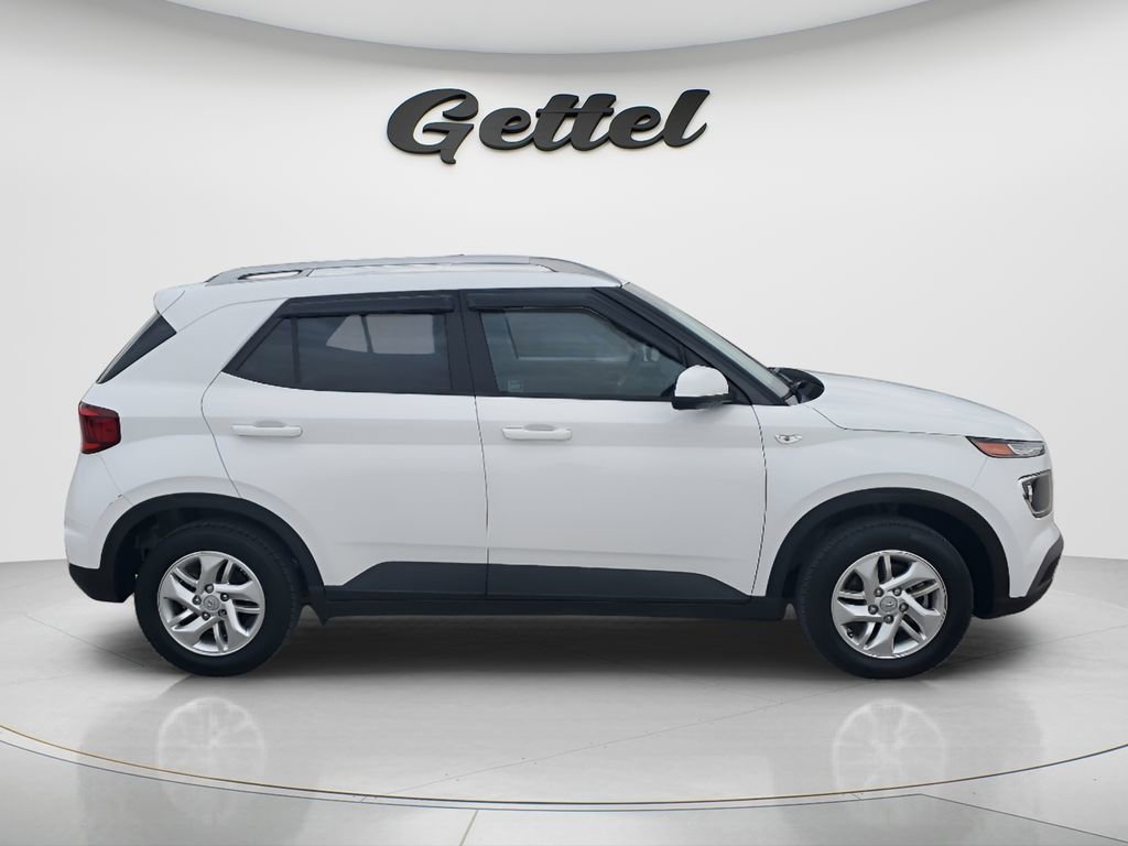 Used 2020 Hyundai Venue SEL FWD image 4