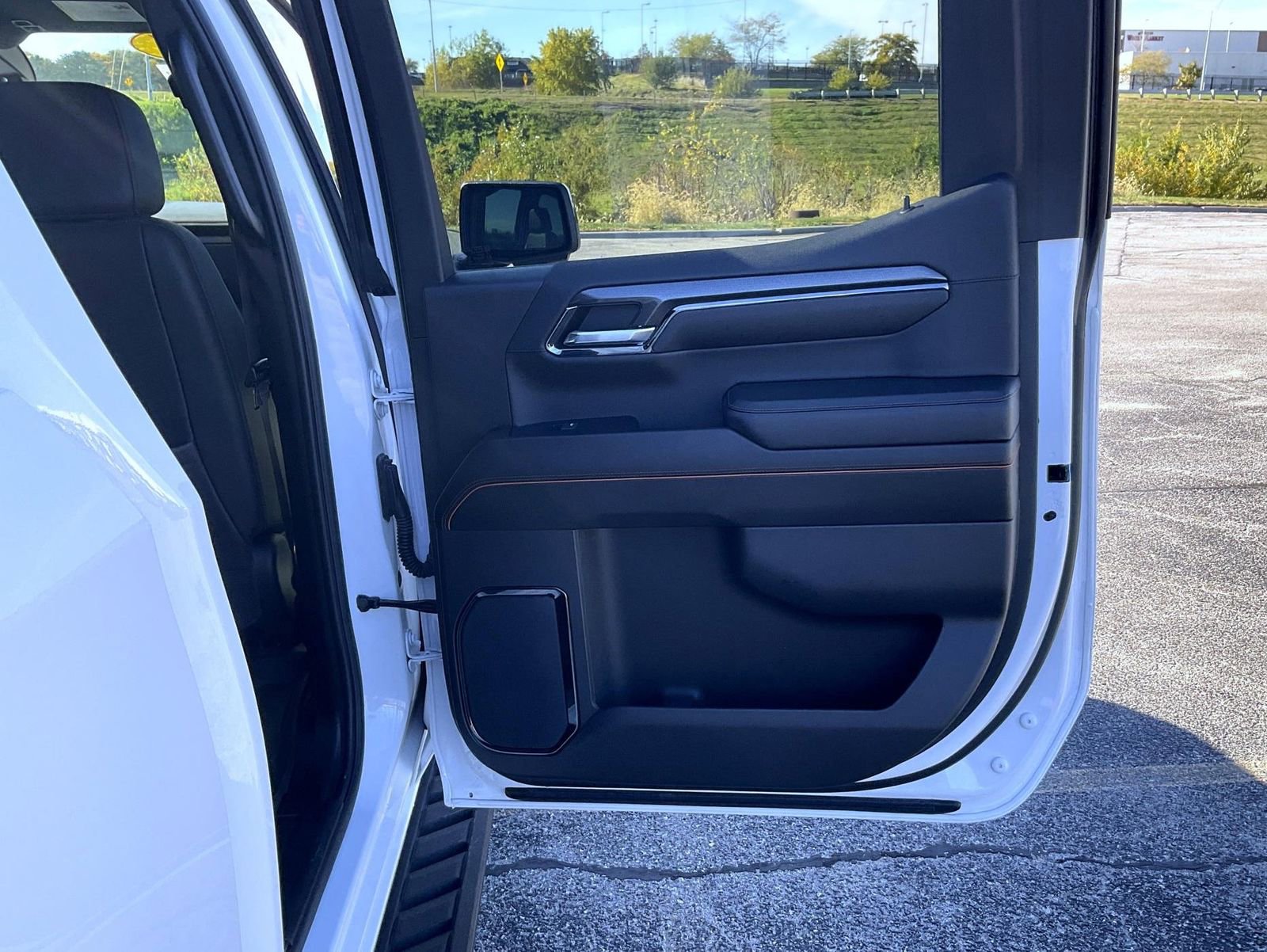 Certified 2024 GMC Sierra 1500 AT4 w/ Technology Package image 17