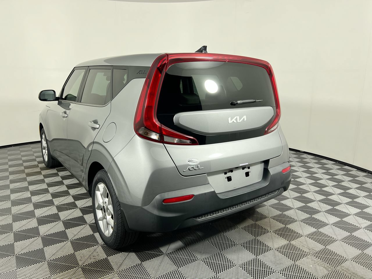 Used 2023 Kia Soul LX w/ LX Technology Package FWD image 6