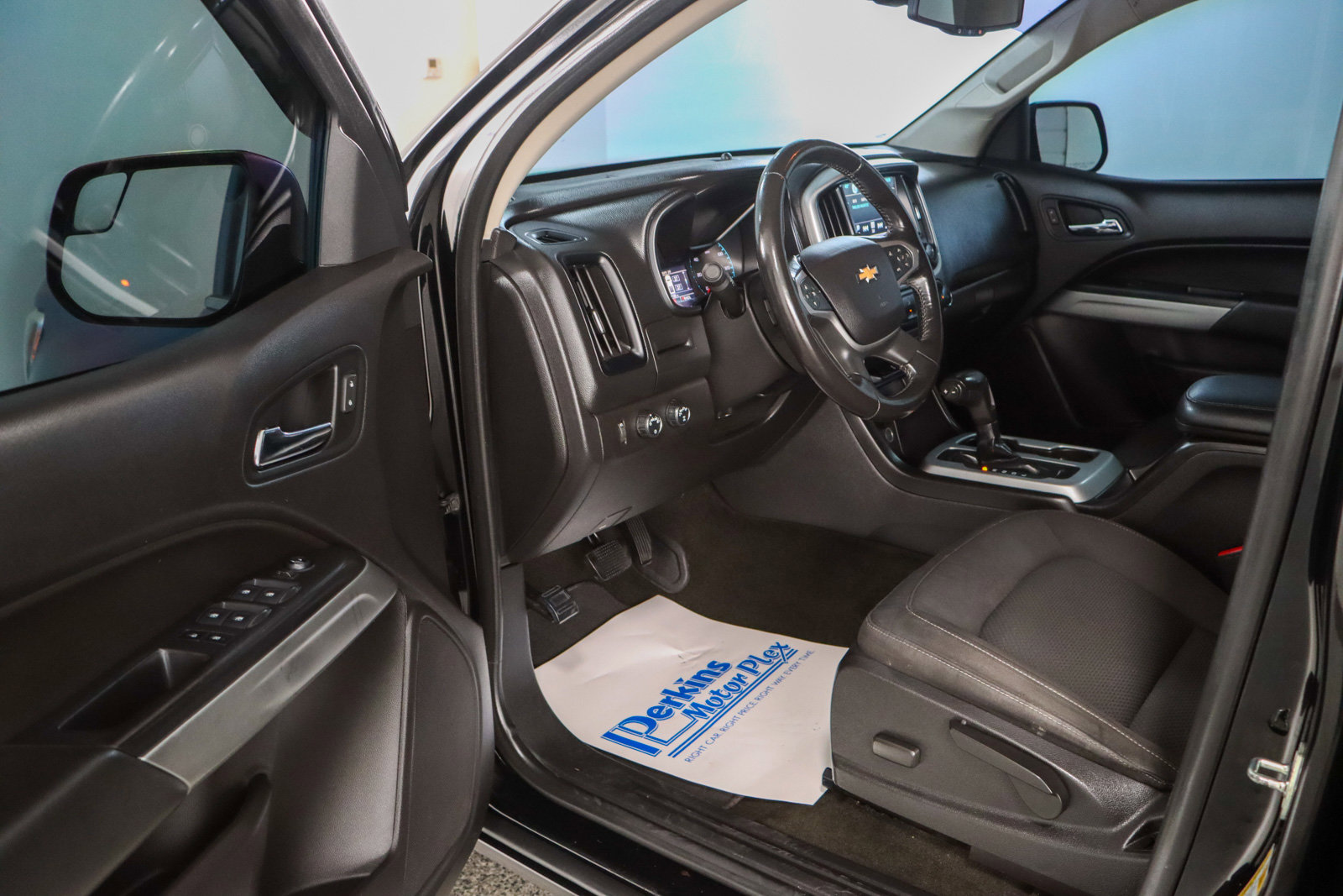 Used 2018 Chevrolet Colorado LT image 3