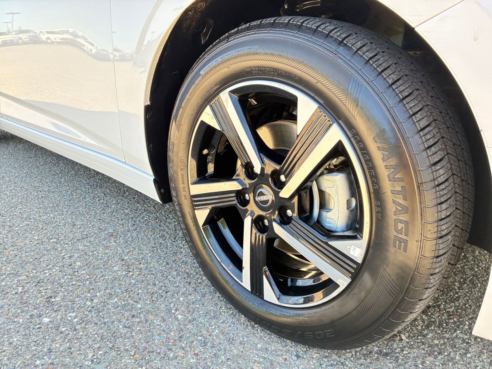Used 2025 Nissan Sentra SV FWD image 29