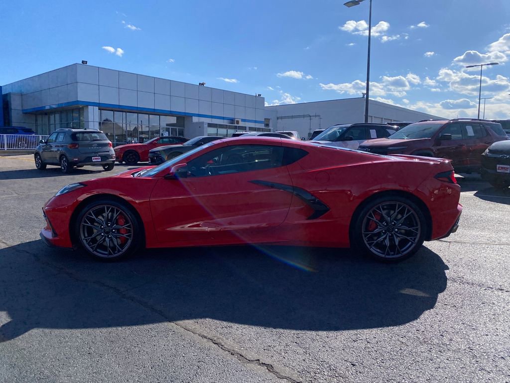 Used 2024 Chevrolet Corvette Stingray Premium Cpe w/ Z51 Performance Package RWD image 3