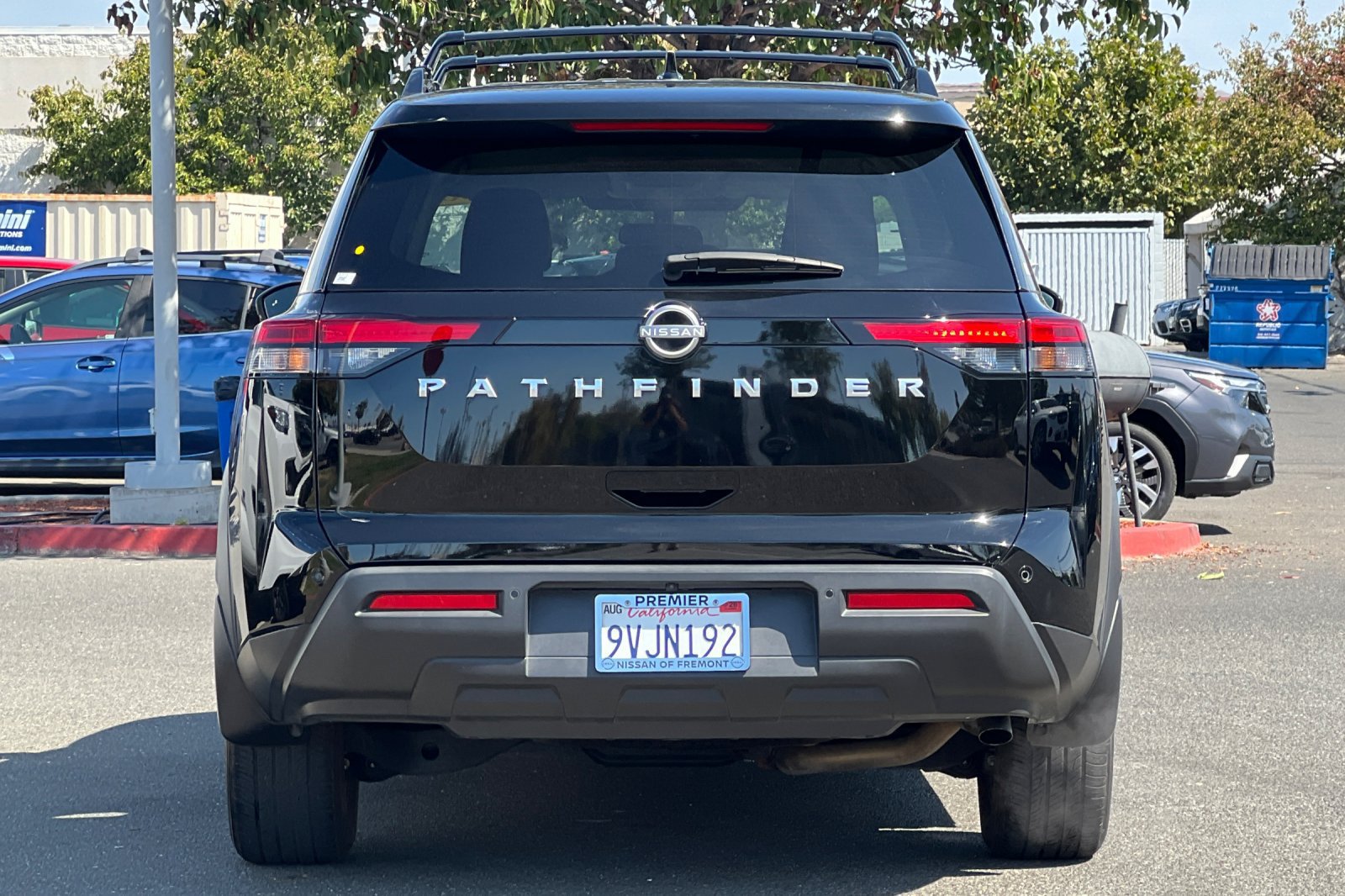 Certified 2025 Nissan Pathfinder SV FWD image 5