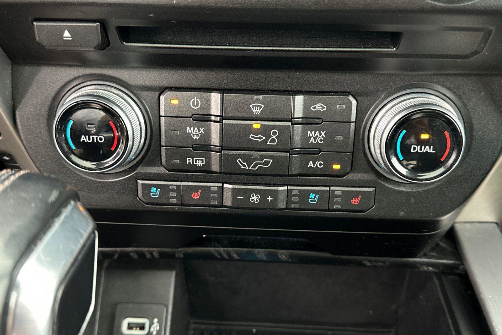 Used 2018 Ford F150 Platinum w/ Equipment Group 701A Luxury image 33