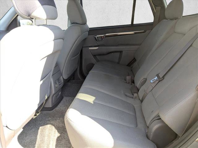 Used 2011 Hyundai Santa Fe GLS image 16