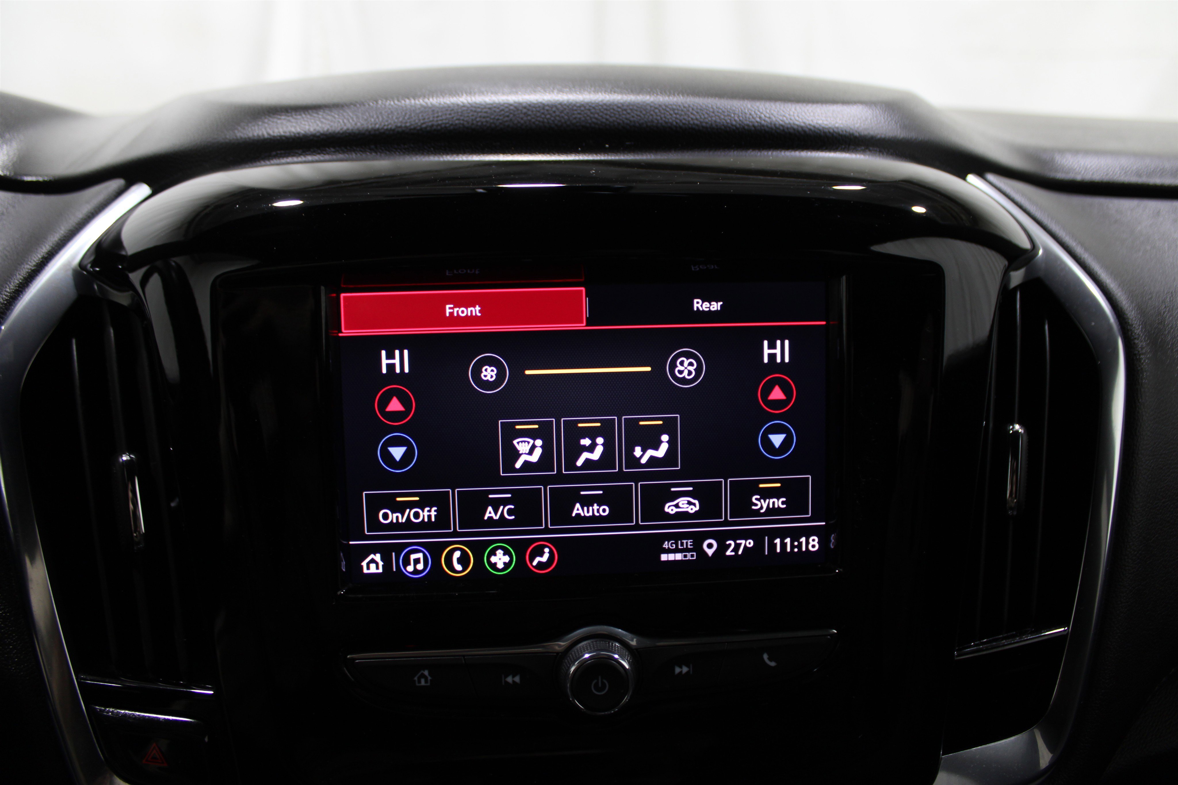 Used 2023 Chevrolet Traverse LT image 18