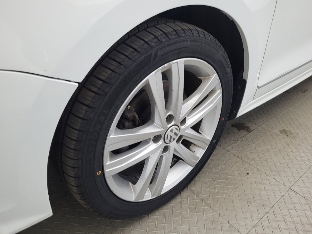 Used 2017 Volkswagen Jetta SEL FWD image 31