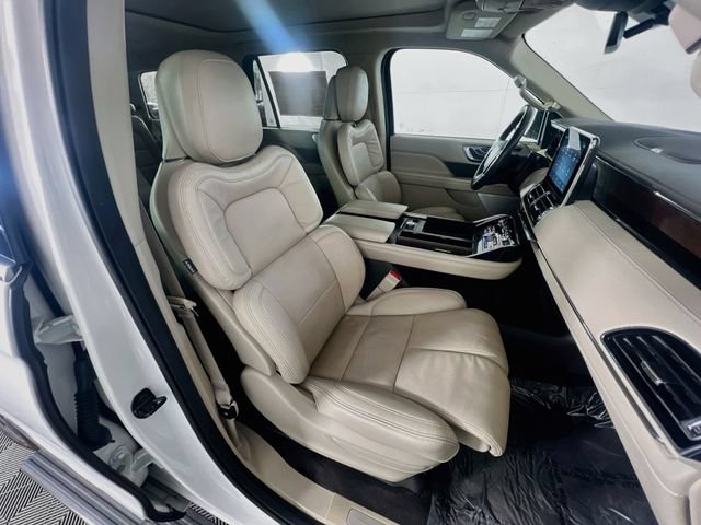 Used 2021 Lincoln Navigator Reserve w/ Luxury Package RWD image 30