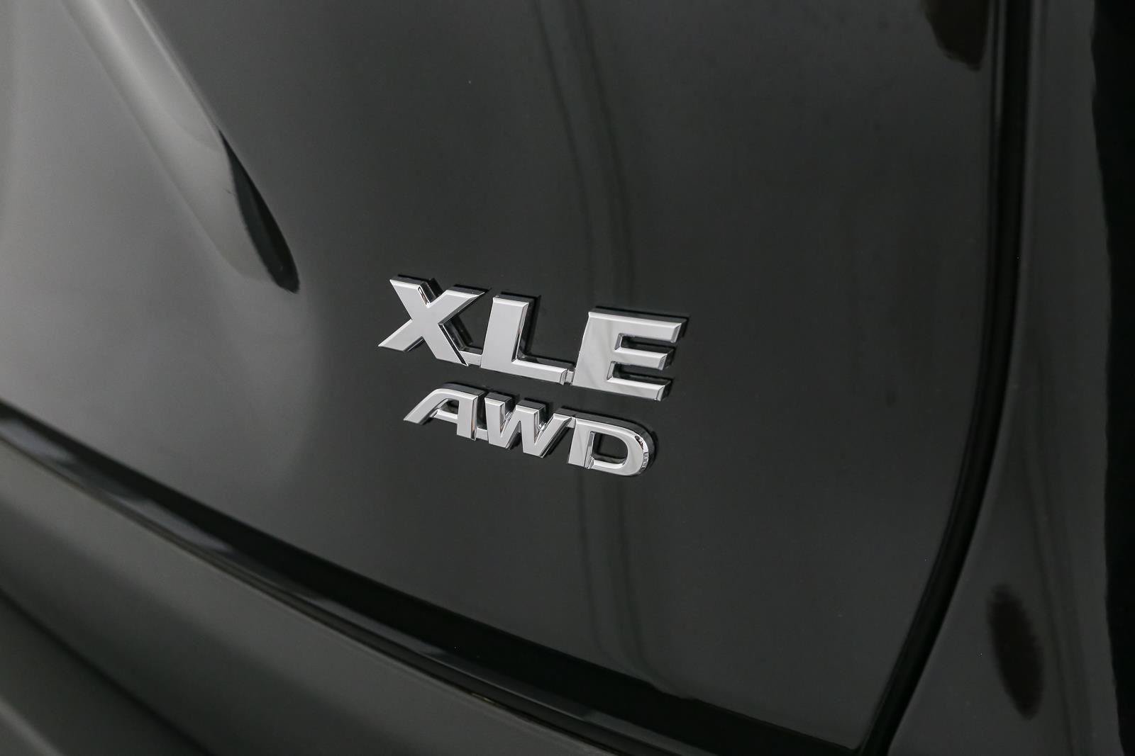 Used 2023 Toyota RAV4 XLE w/ Convenience Package AWD/4WD image 11