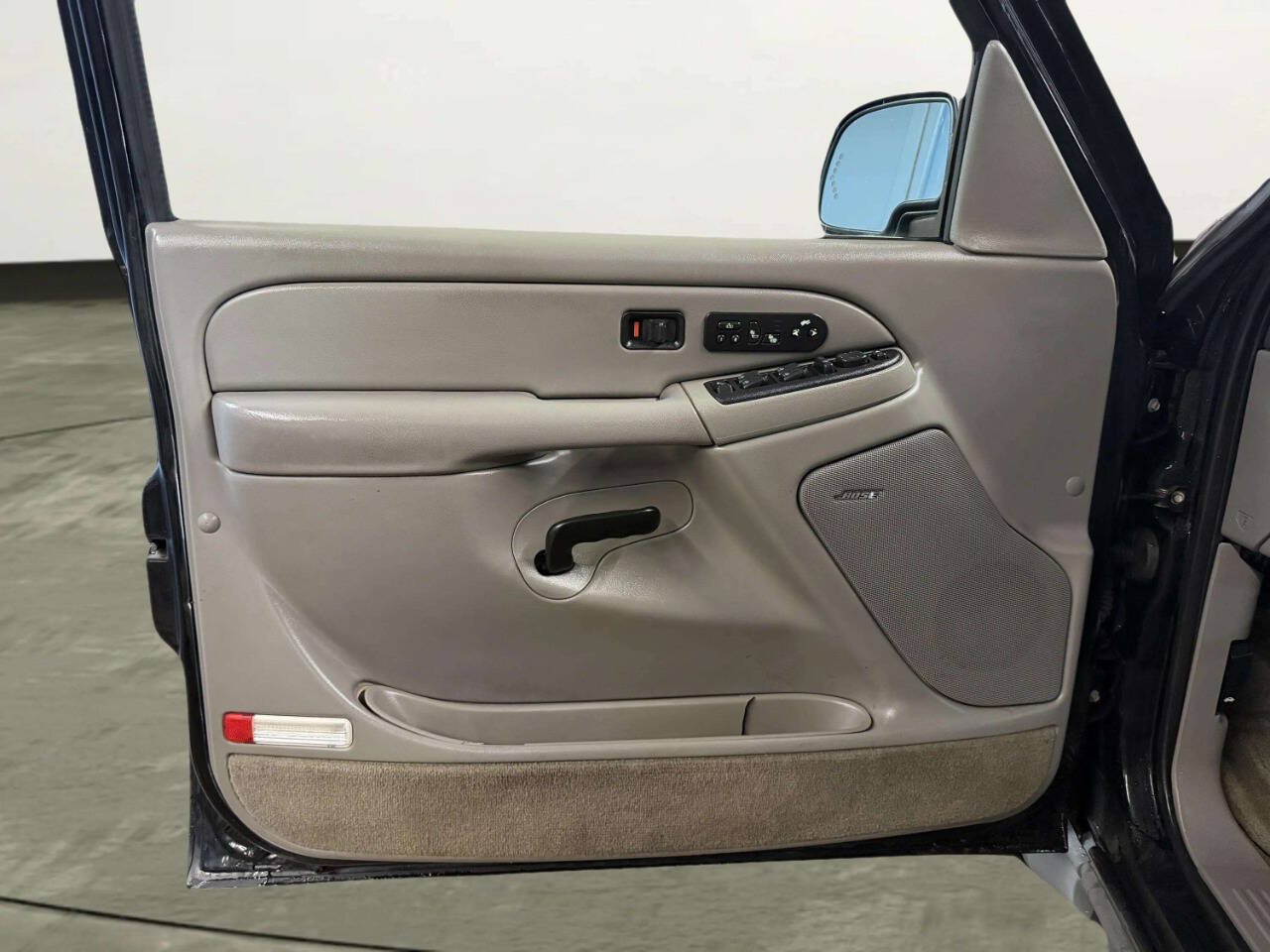 Used 2005 Chevrolet Tahoe Z71 w/ Preferred Equipment Group AWD/4WD image 14