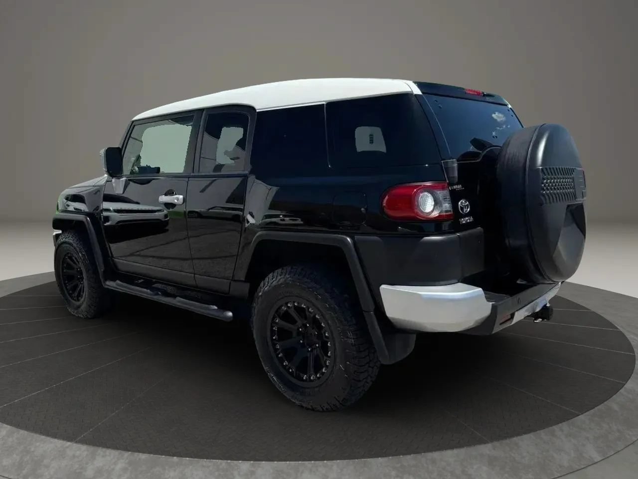 Used 2014 Toyota FJ Cruiser 4WD w/ Upgrade Package image 7