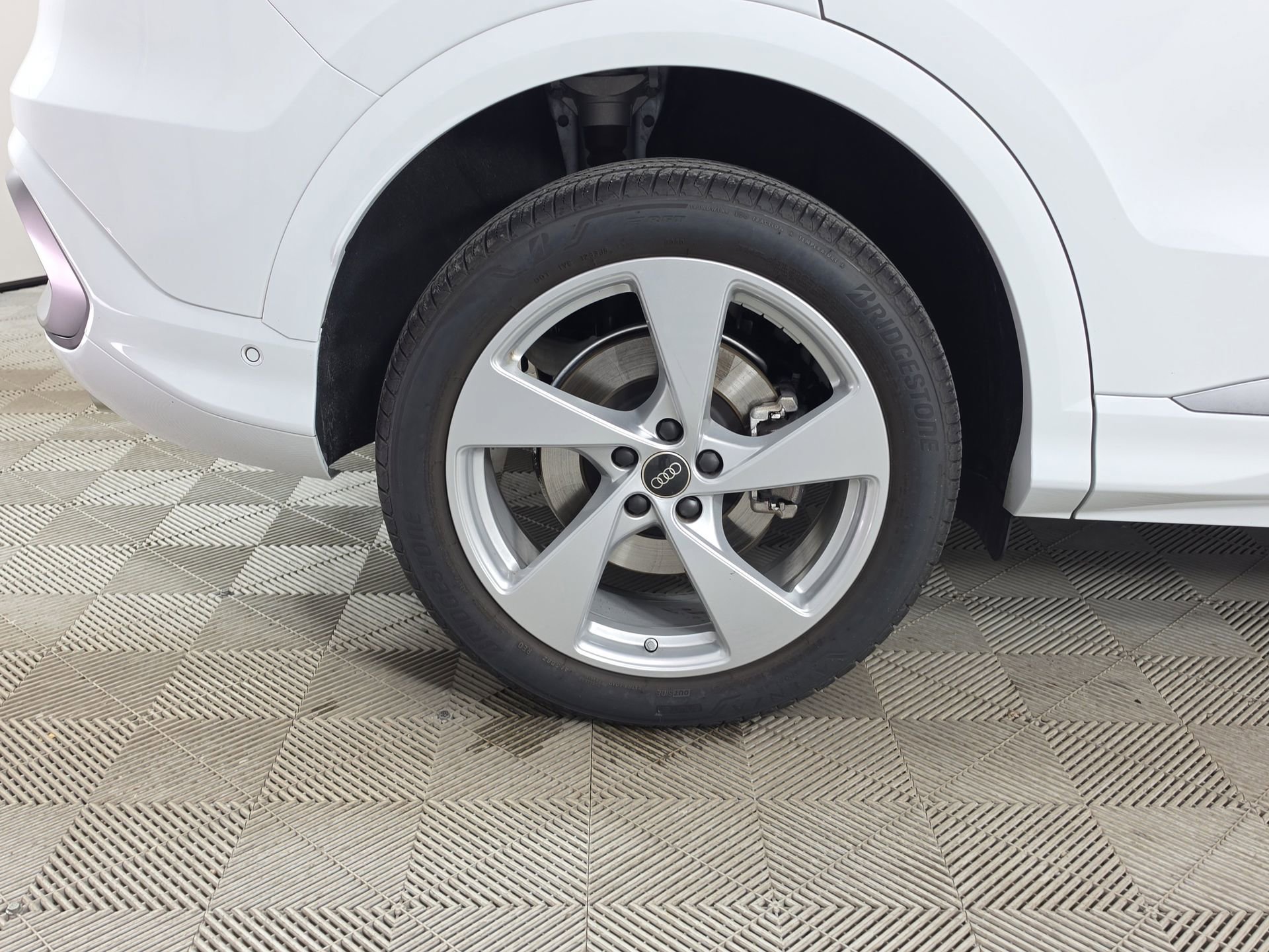 Certified 2025 Audi Q5 Premium Plus w/ Premium Plus AWD/4WD image 9