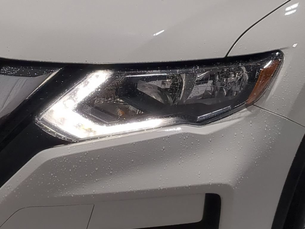 Used 2017 Nissan Rogue S AWD/4WD image 14