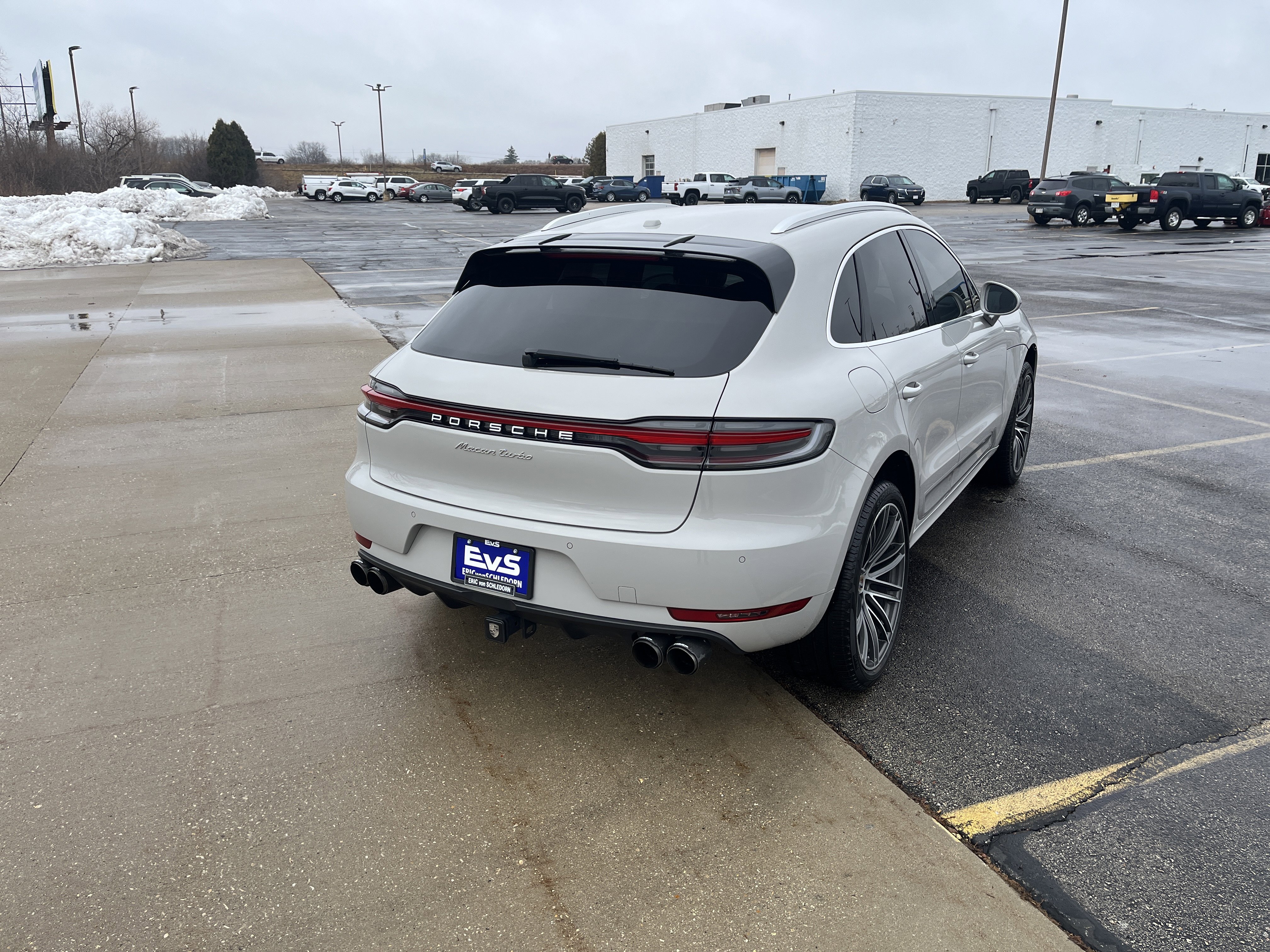Used 2020 Porsche Macan Turbo image 6