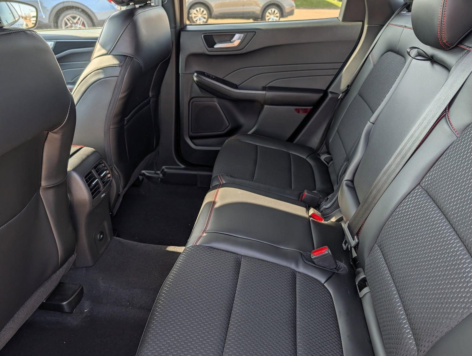 New 2026 Ford Escape ST-Line w/ Tech Pack #1 AWD/4WD image 8