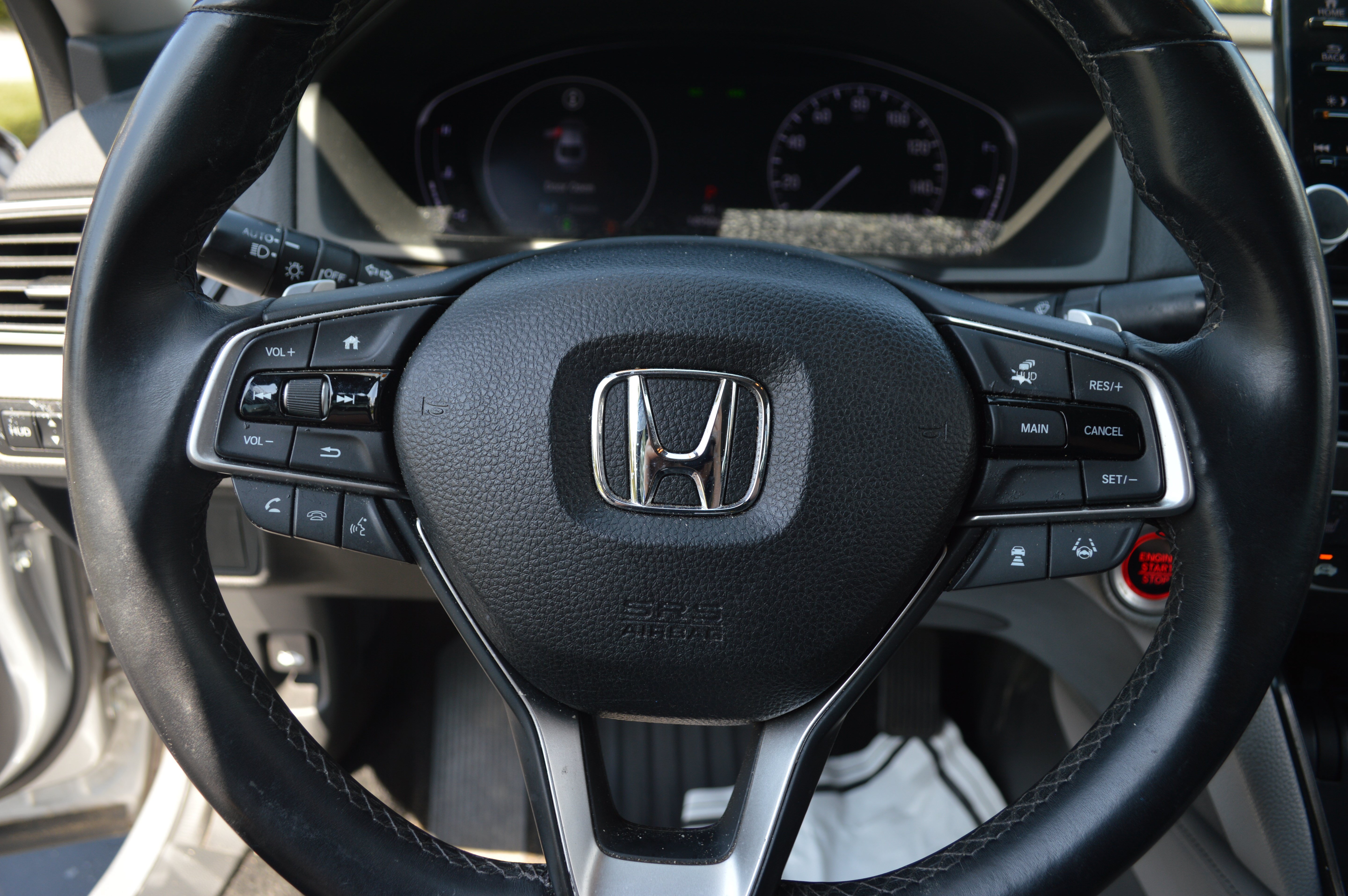 Used 2018 Honda Accord Touring image 10