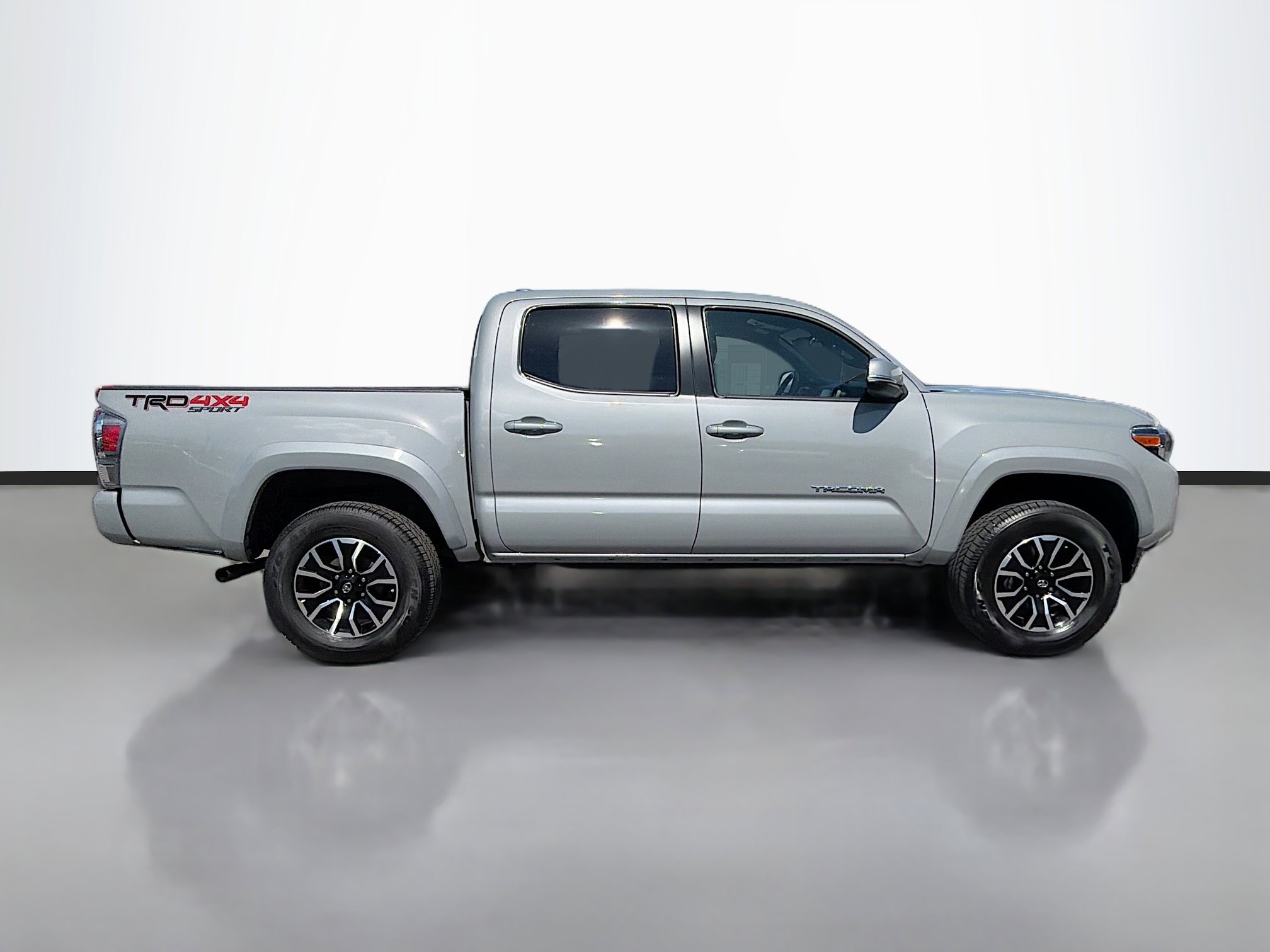 Used 2021 Toyota Tacoma TRD Sport image 2