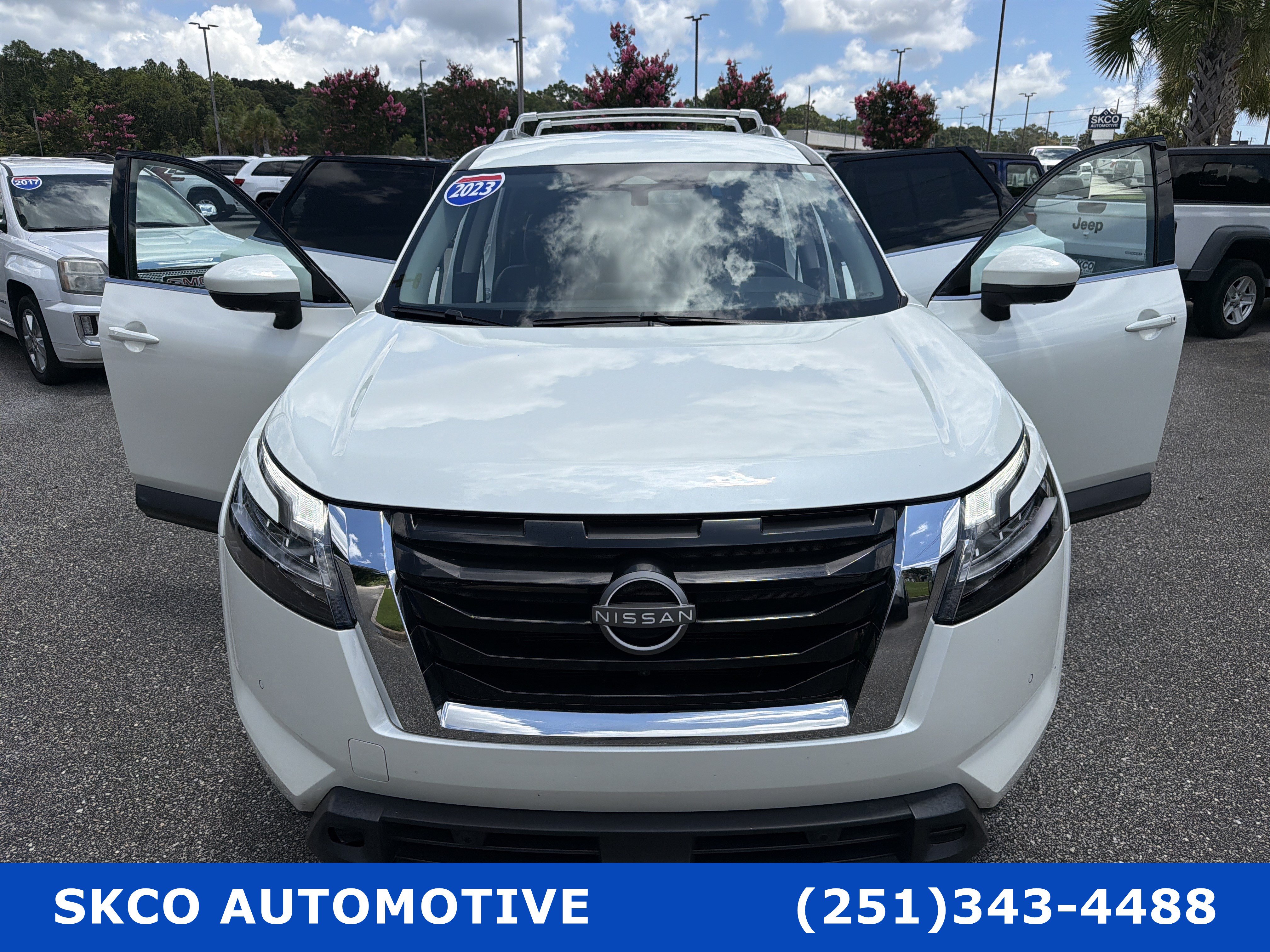 Used 2023 Nissan Pathfinder SL FWD image 34