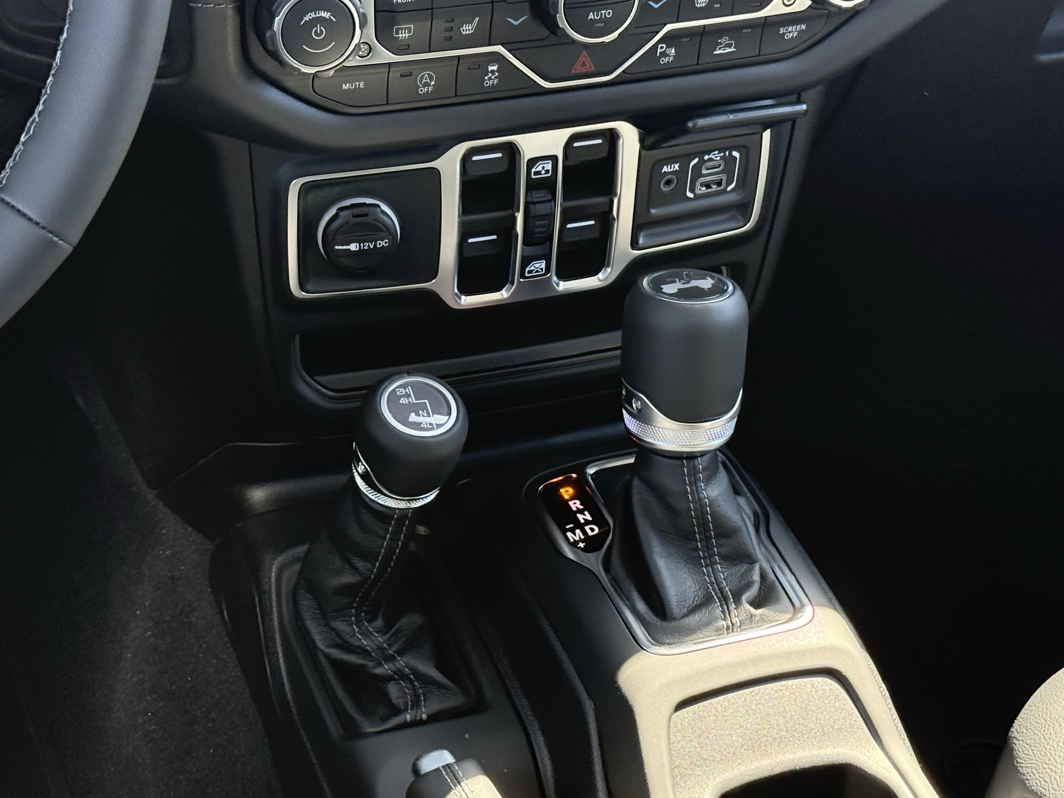 New 2026 Jeep Wrangler Unlimited Sahara AWD/4WD image 15
