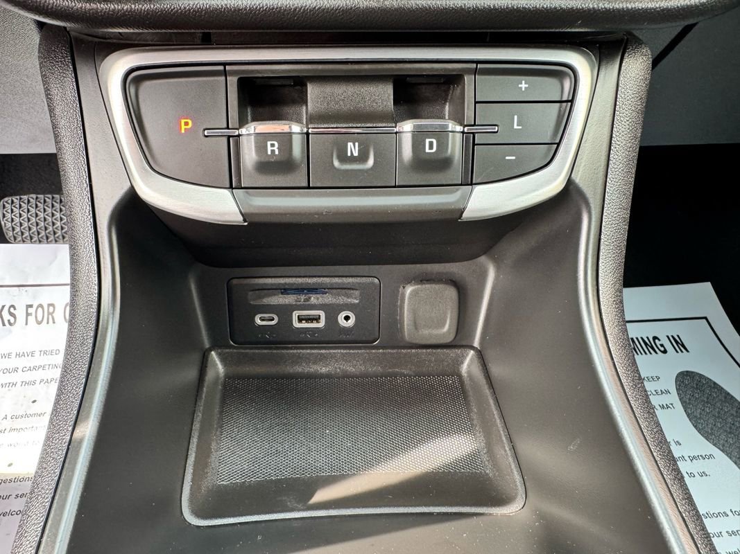 Used 2023 GMC Terrain SLT image 24