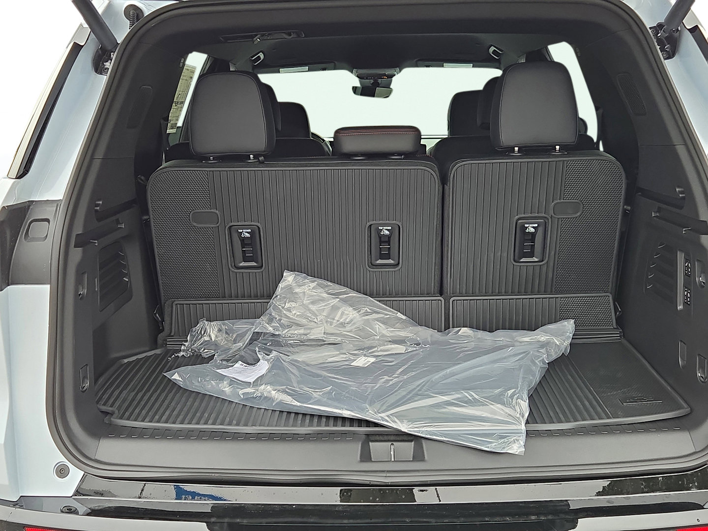 New 2026 Chevrolet Traverse RS w/ LPO, Floor Liner Package FWD image 9