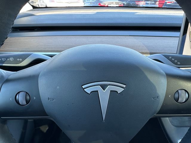 Used 2022 Tesla Model Y Long Range image 28