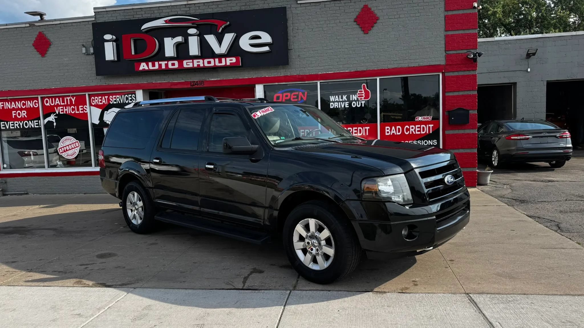 Used 2010 Ford Expedition EL Limited AWD/4WD image 3