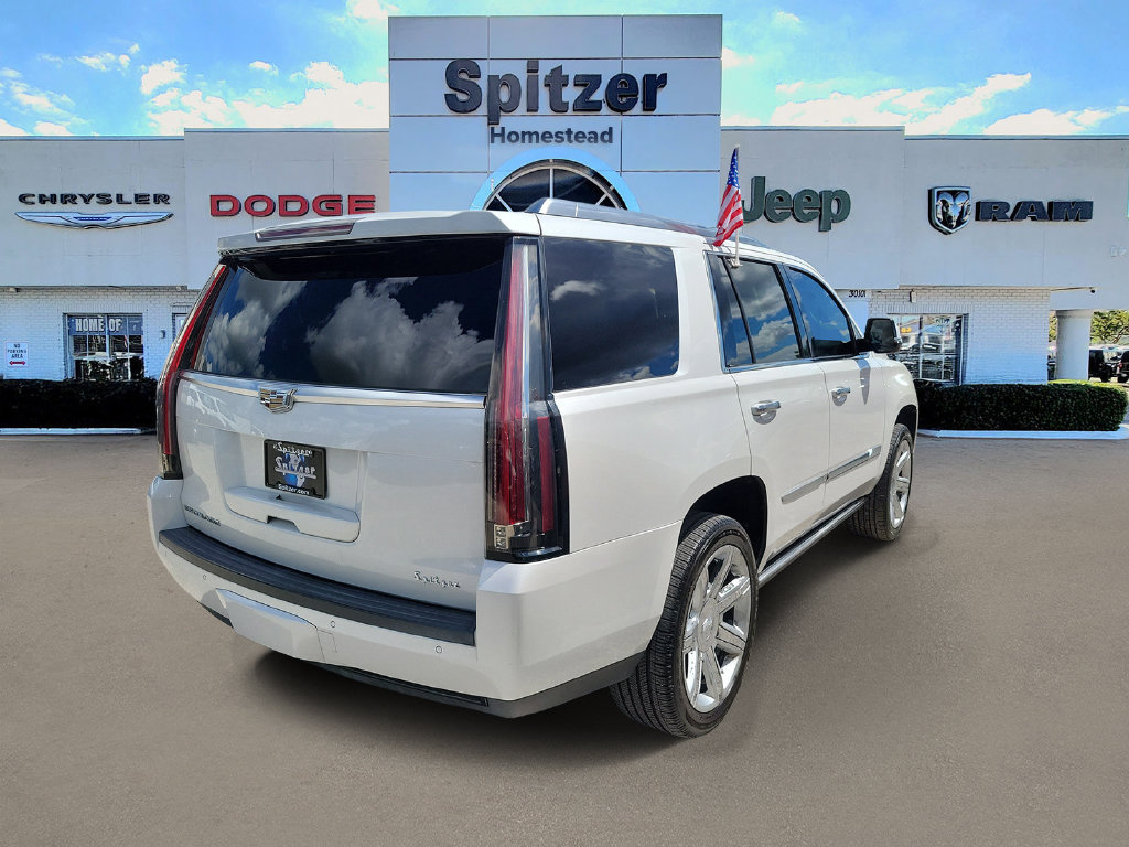 Used 2016 Cadillac Escalade Premium RWD image 2