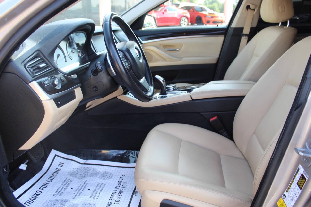 Used 2016 BMW 528i Sedan RWD image 16