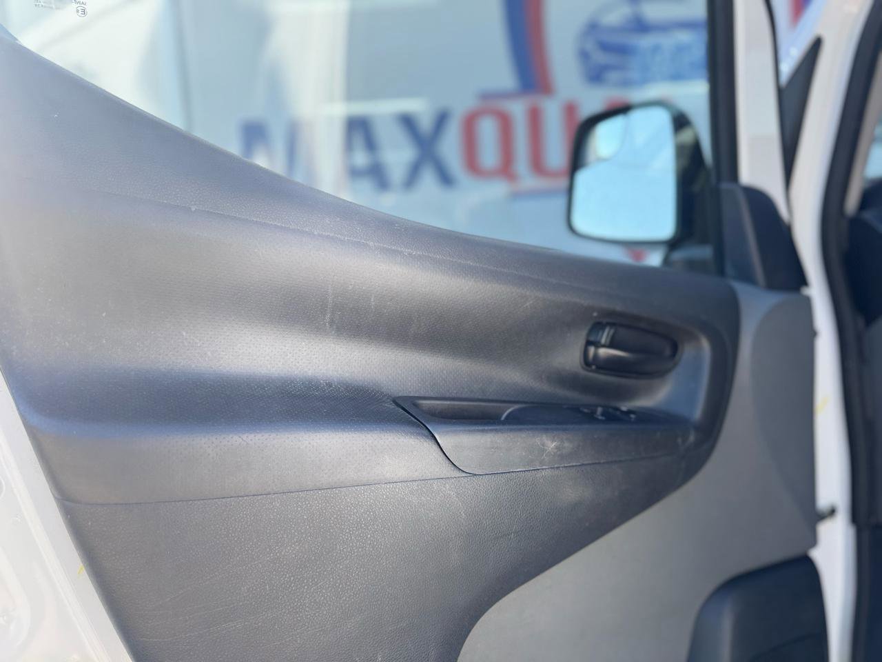 Used 2020 Nissan NV200 S FWD image 35
