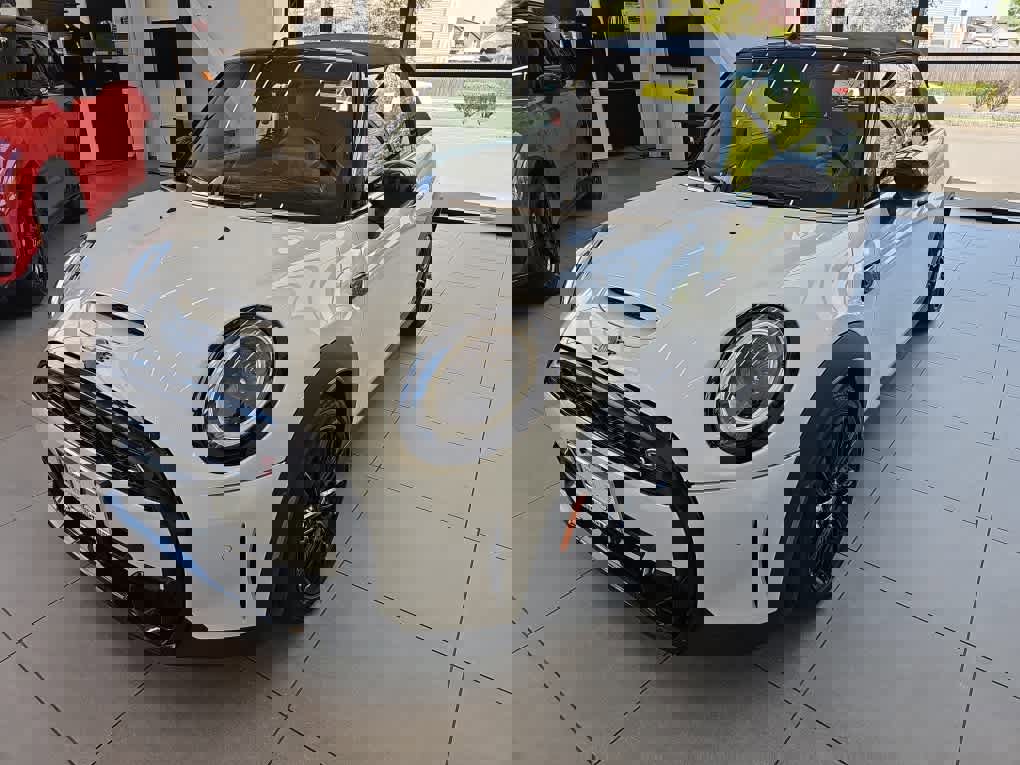 Certified 2024 MINI Cooper S FWD image 9