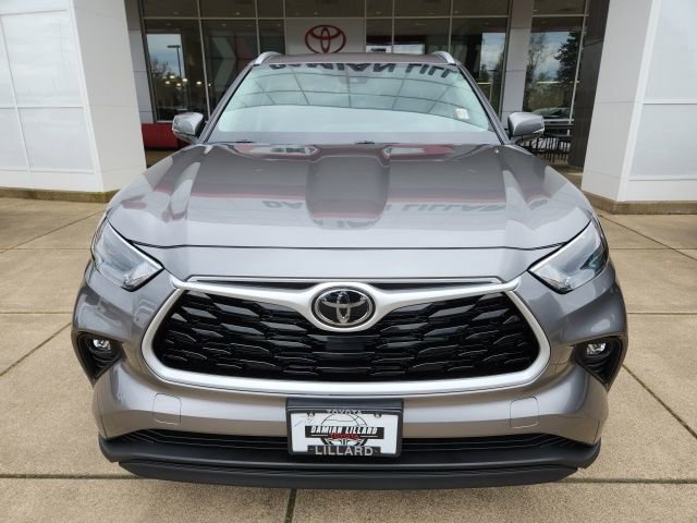 Certified 2025 Toyota Highlander XLE image 5