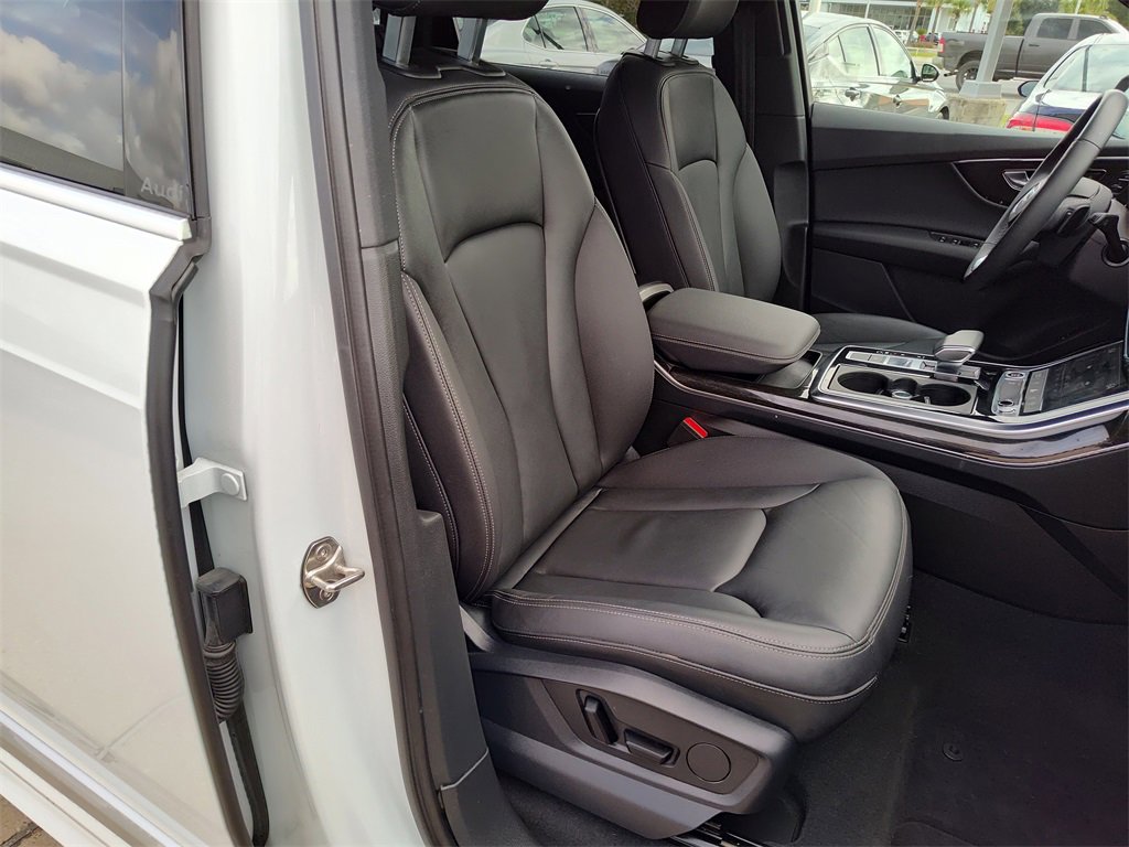 Certified 2025 Audi Q7 2.0T Premium image 30