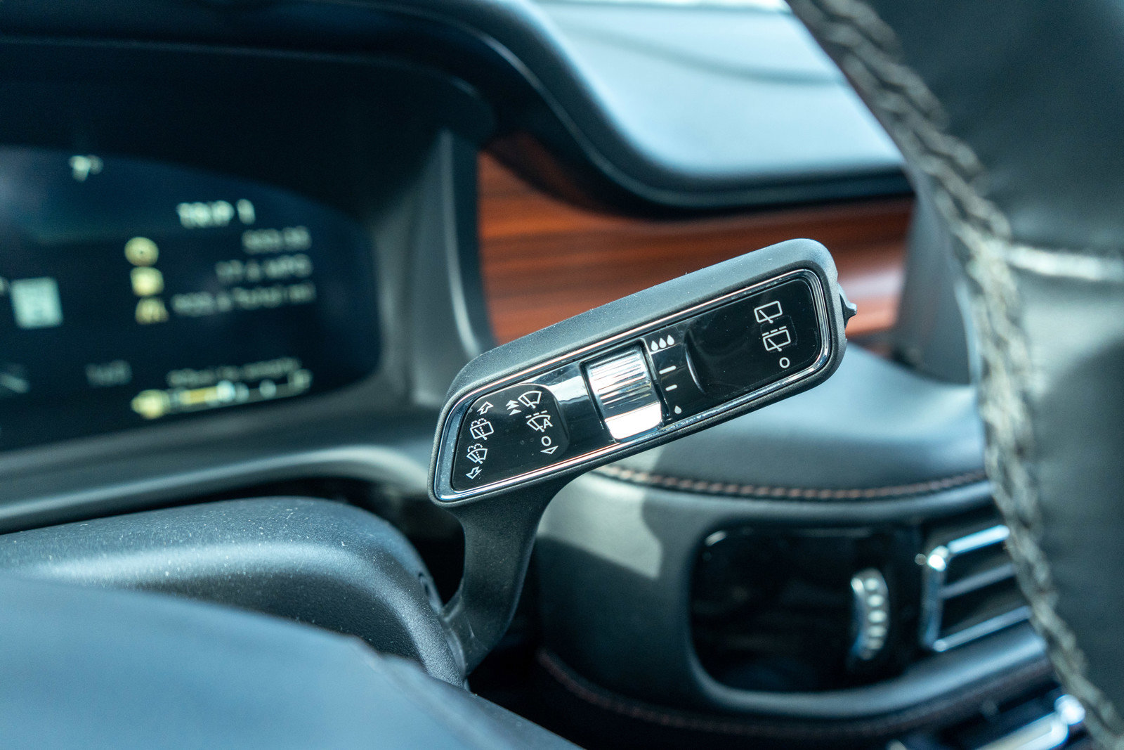 Used 2024 Lincoln Aviator Reserve image 28