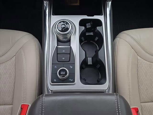 Used 2020 Ford Explorer Platinum w/ Premium Technology Package image 29