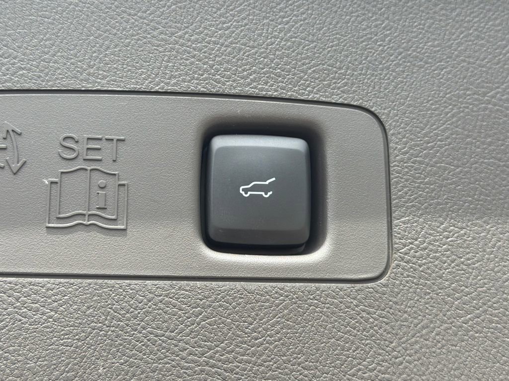 Used 2021 Lincoln Corsair Reserve w/ Elements Package FWD image 20