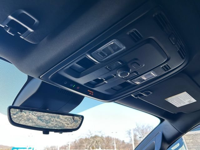 New 2025 GMC Yukon XL AT4 w/ AT4 Premium Plus Package AWD/4WD image 28