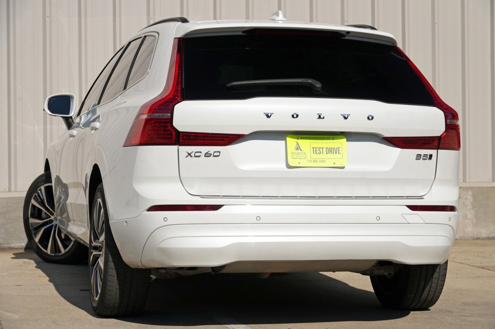 Used 2022 Volvo XC60 B5 Momentum w/ Advanced Package AWD/4WD image 5