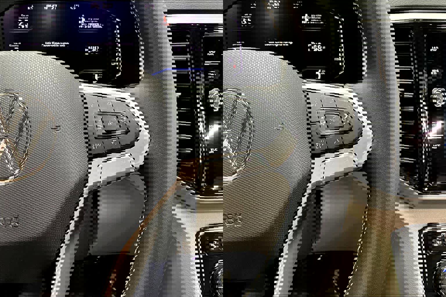 Used 2023 Volkswagen Atlas SE w/ Panoramic Sunroof Package image 22