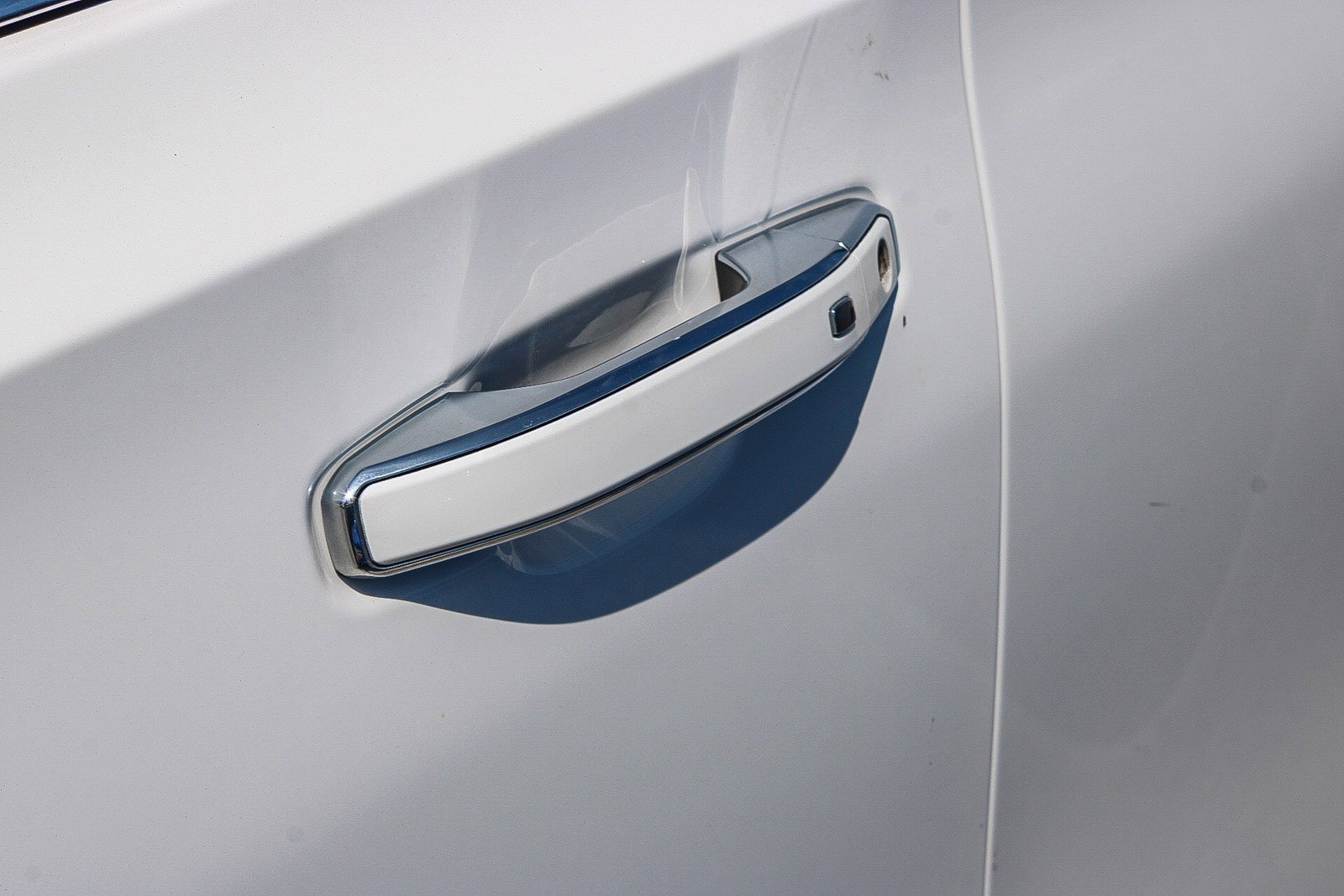 Used 2025 GMC Yukon XL Denali image 9