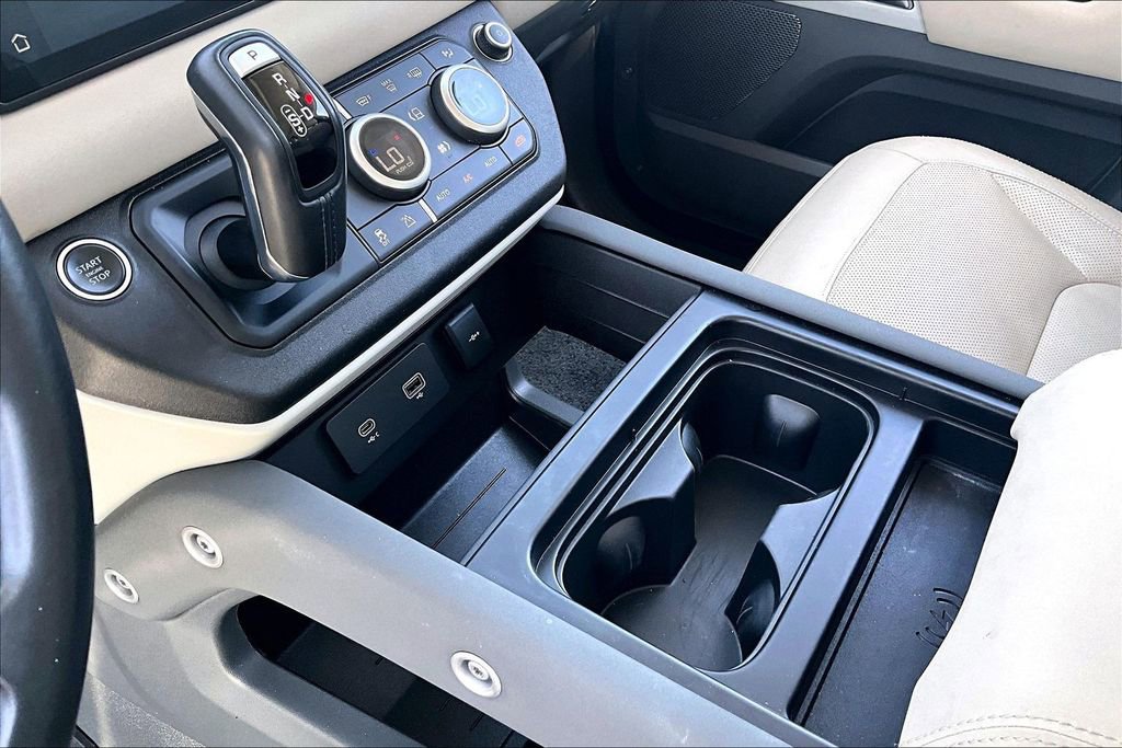 Used 2022 Land Rover Defender 110 SE image 16