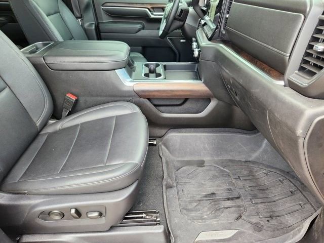 Used 2024 GMC Sierra 2500 SLT w/ SLT Premium Package image 13