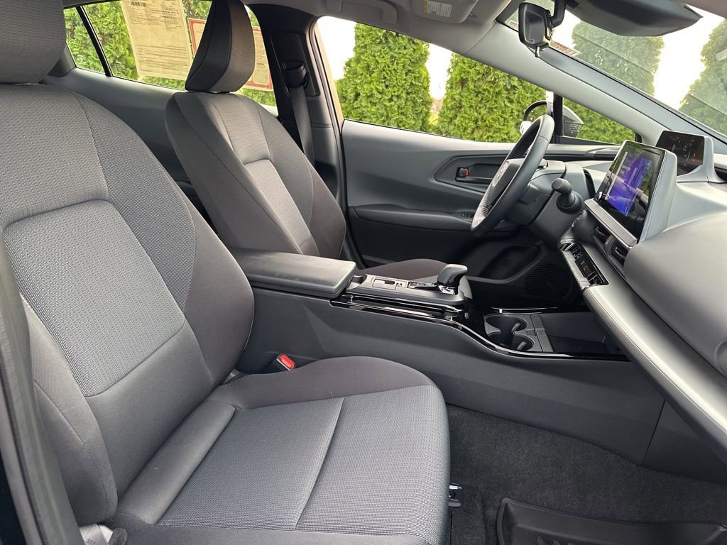 Used 2024 Toyota Prius LE image 34