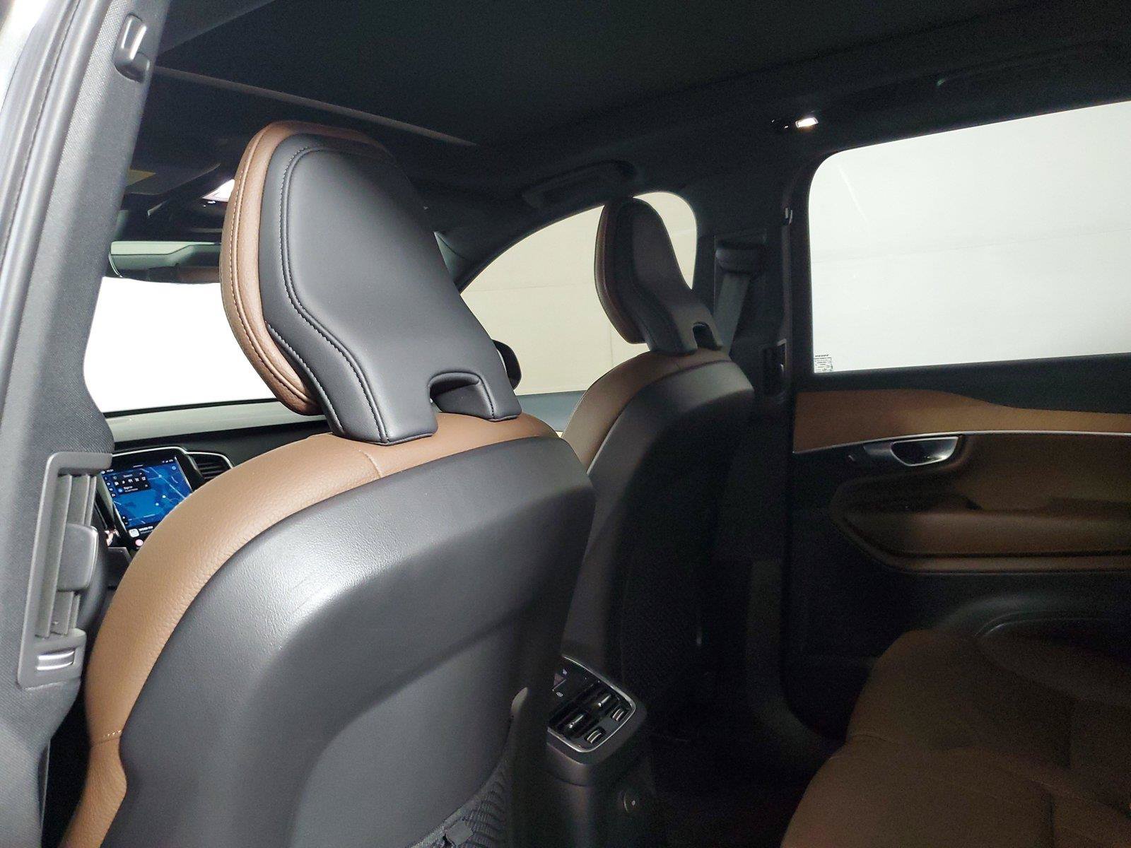 Certified 2024 Volvo XC90 T8 Plus AWD/4WD image 14